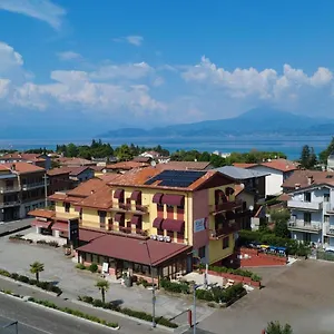 https://hotel-primavera-peschiera-del-garda.hotelinveneto.com